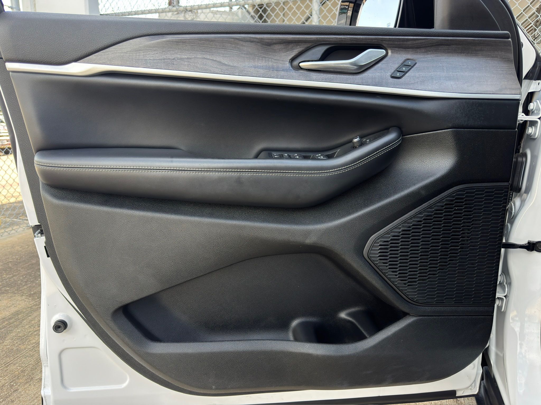 2023 Jeep Grand Cherokee Limited White at River Oaks CDJR