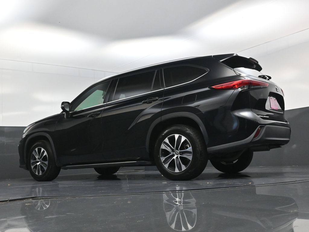 2020 Toyota Highlander XLE Black at Emmons Autoplex