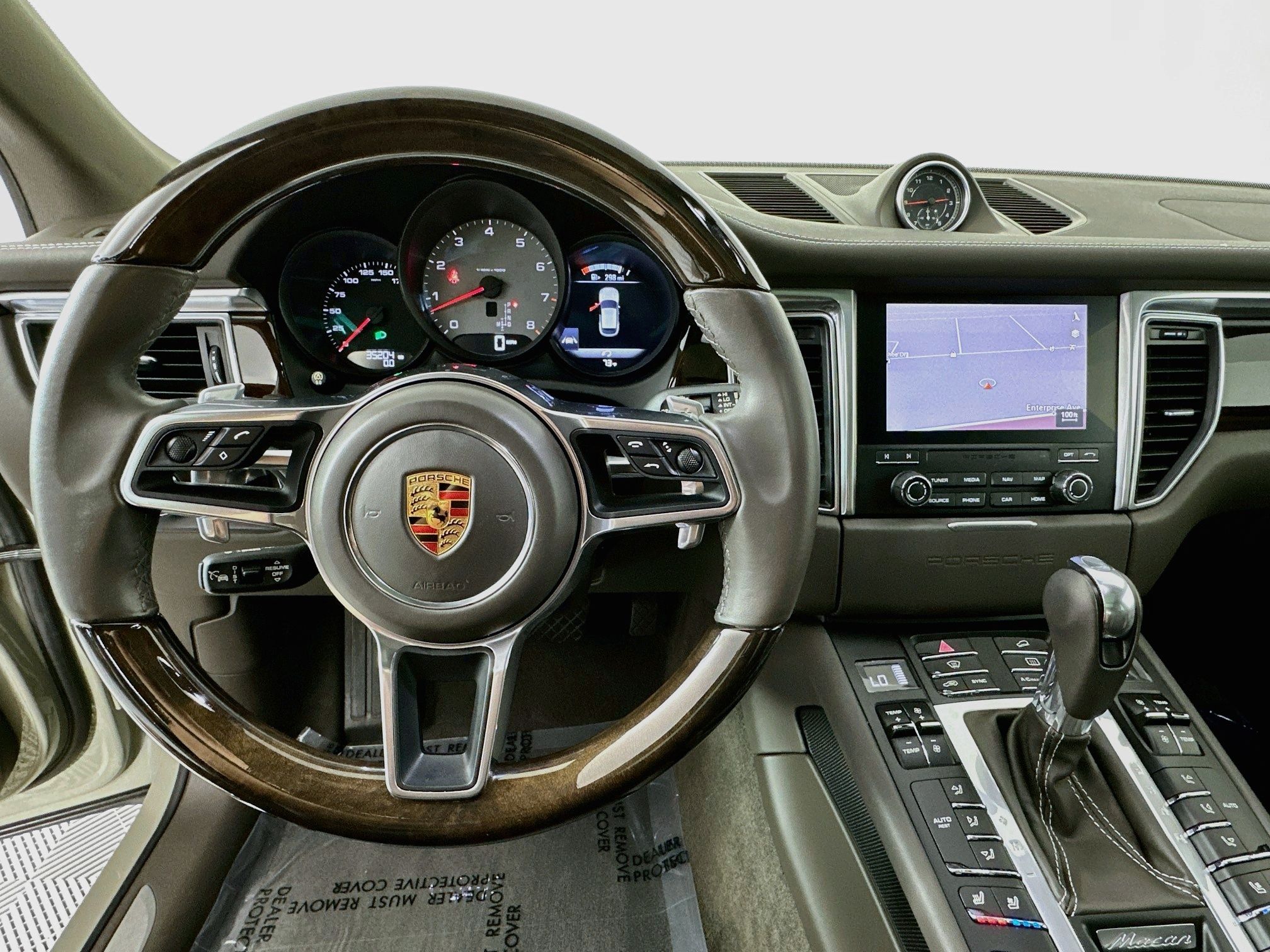 used 2018 Porsche Macan car