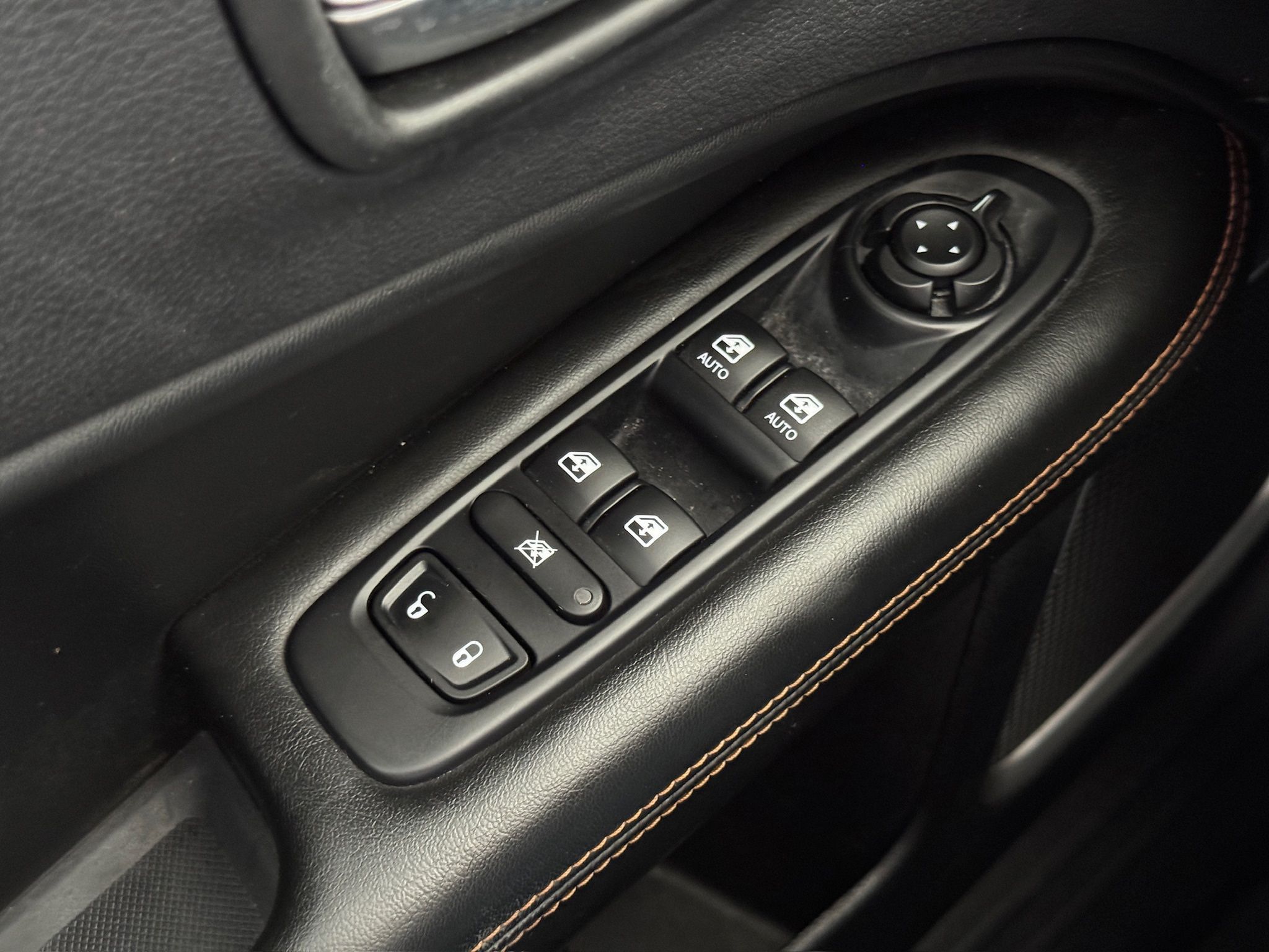 2018 Jeep Compass Limited White at Victoria Chrysler Dodge Jeep Ram