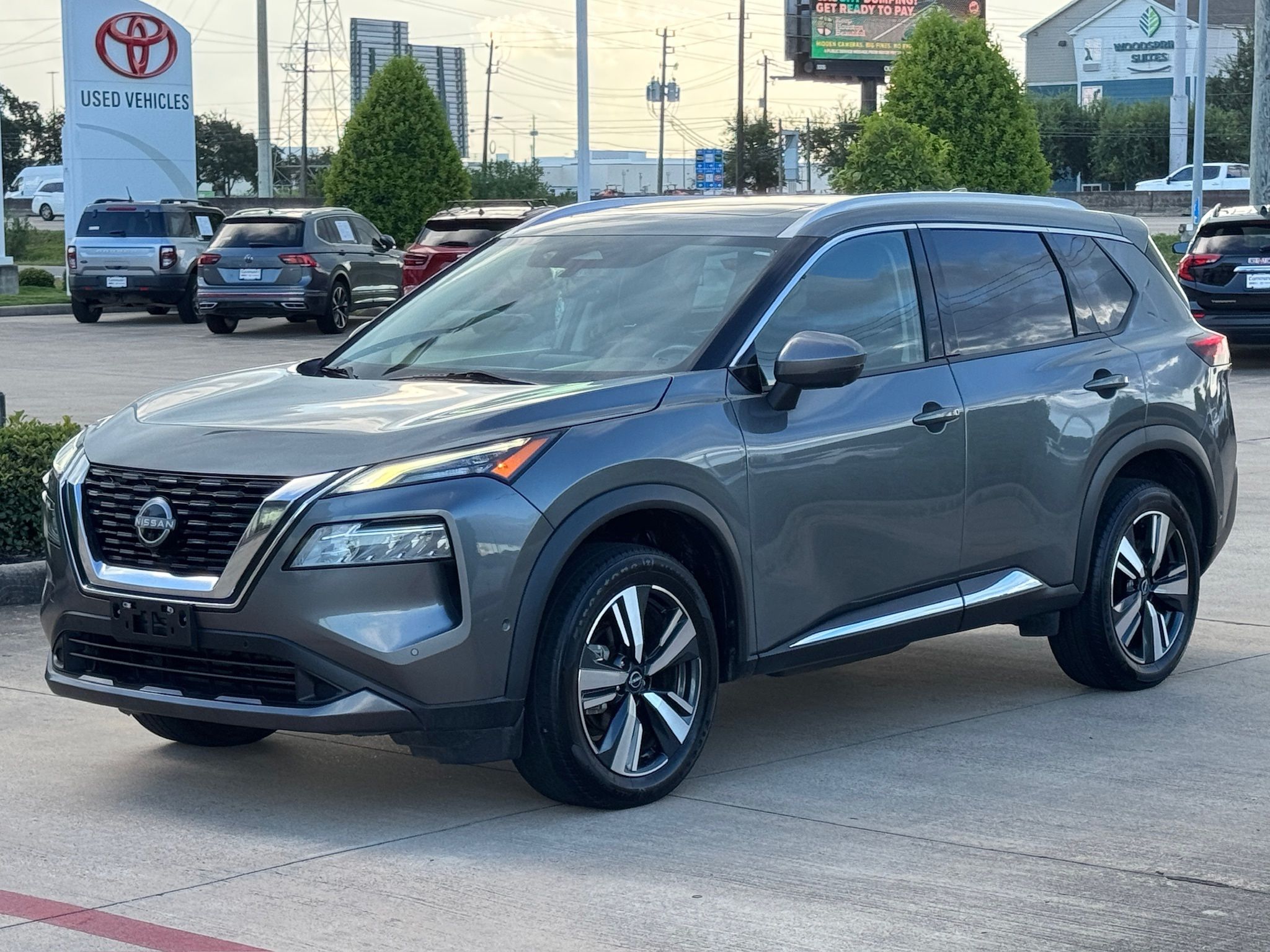 2023 Nissan Rogue SL Gray at South Houston Nissan
