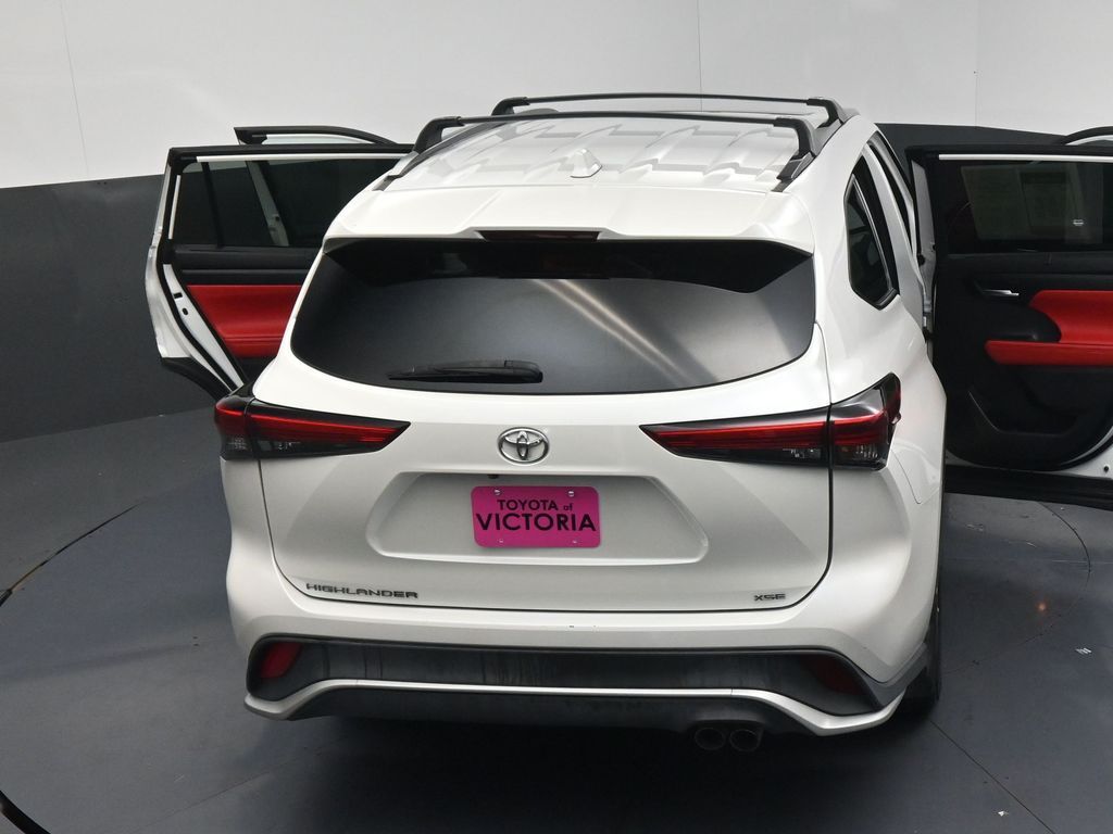 2021 Toyota Highlander XSE White at Toyota of Victoria