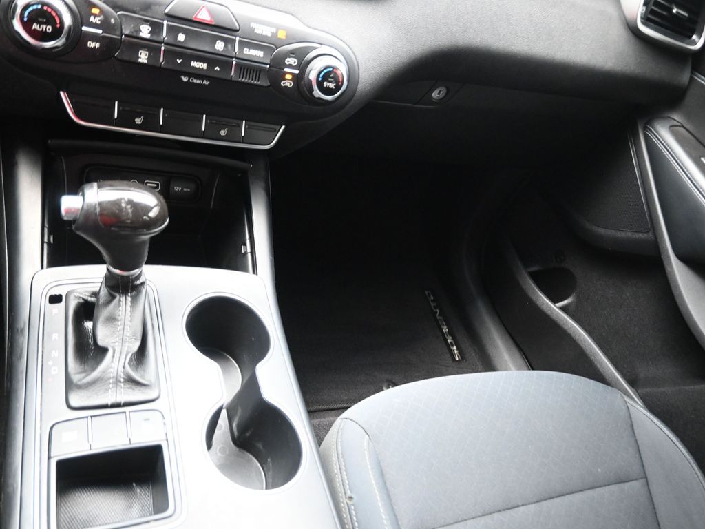 2017 Kia Sorento LX White at Toyota of Victoria