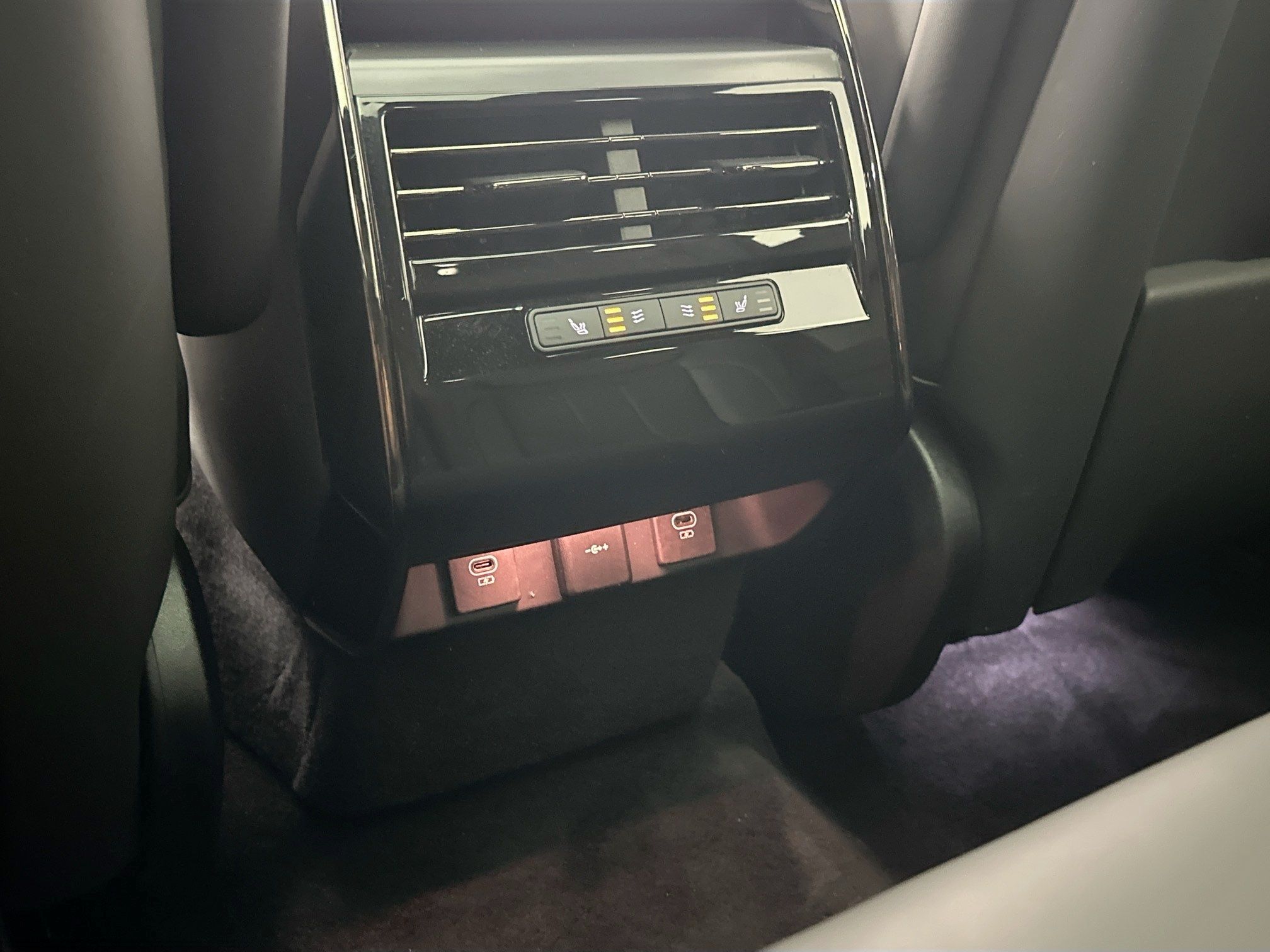 used 2023 Land Rover Range Rover Sport car, priced at $69,998