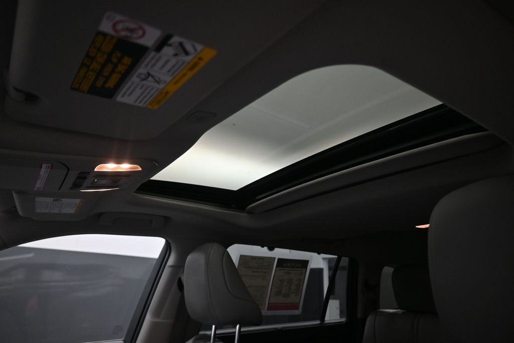 2023 Toyota Highlander Hybrid XLE - 9