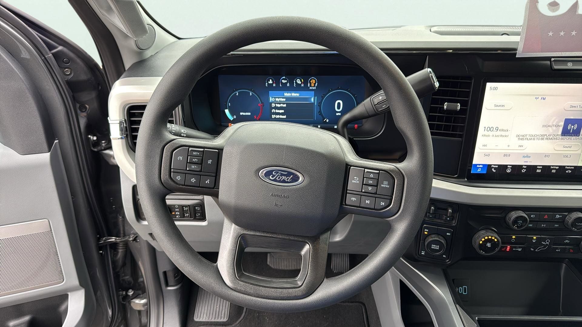 2026 Ford F-350 Super Duty XLT - Photo 15