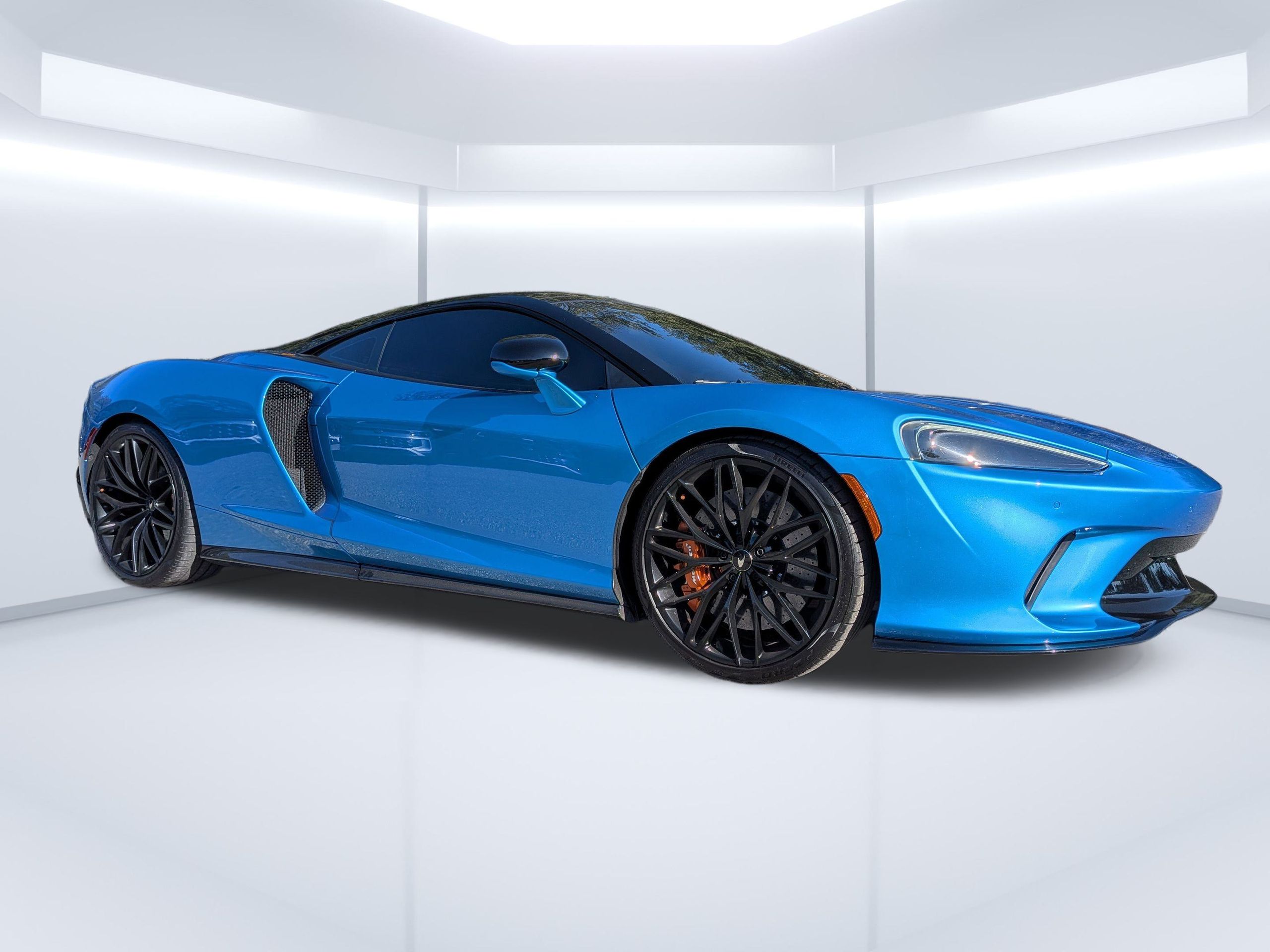 2022 McLaren GT