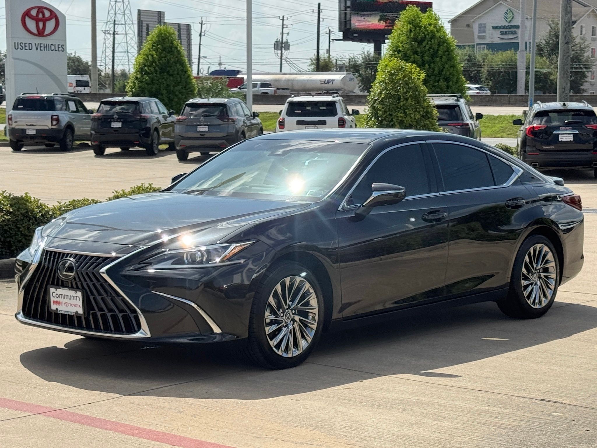 2025 Lexus ES 300h Luxury Black at Westside Lexus