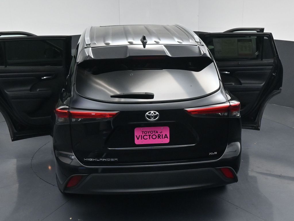 2023 Toyota Highlander XLE Black at Classic Elite Chevrolet Sugar Land