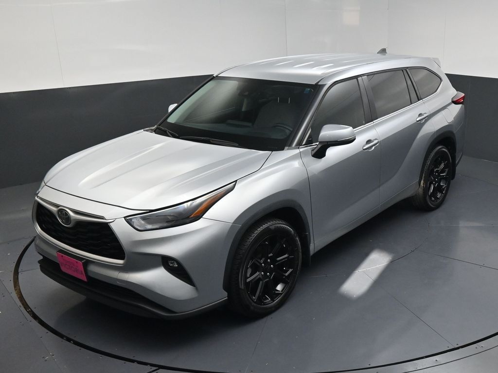 2023 Toyota Highlander LE Silver at Bayway Cadillac Southwest