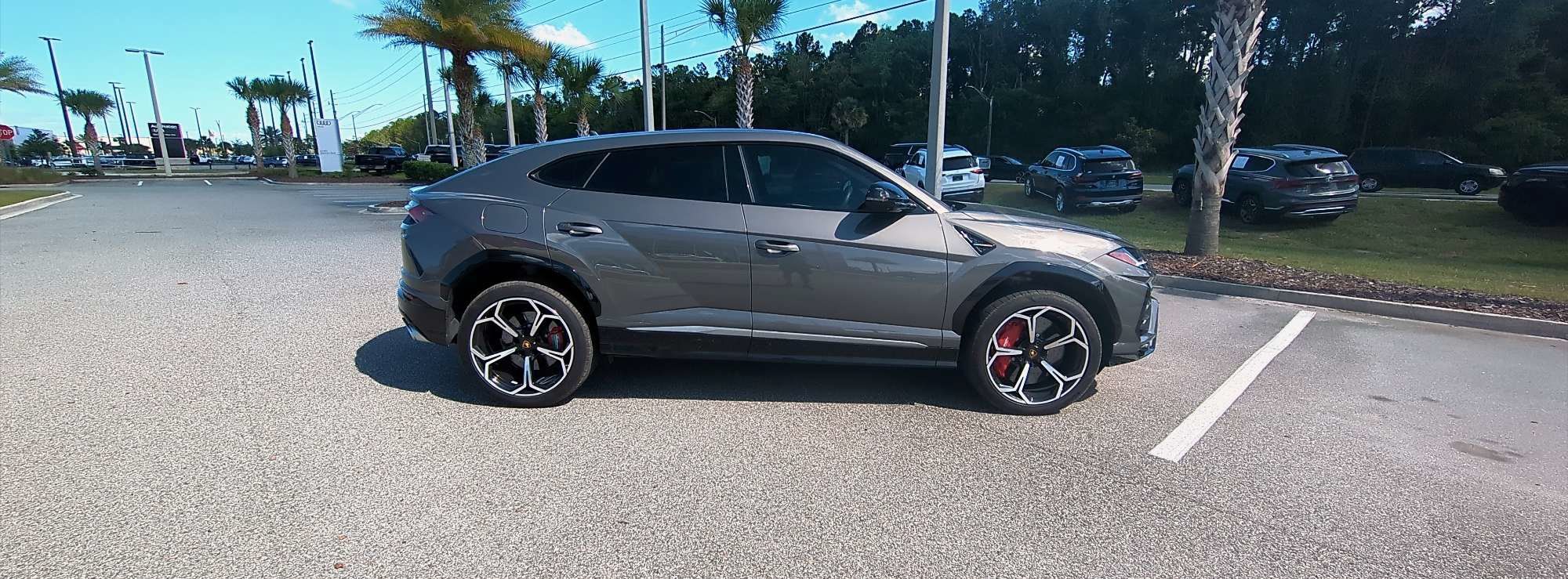 Lamborghini 2021 Urus Base