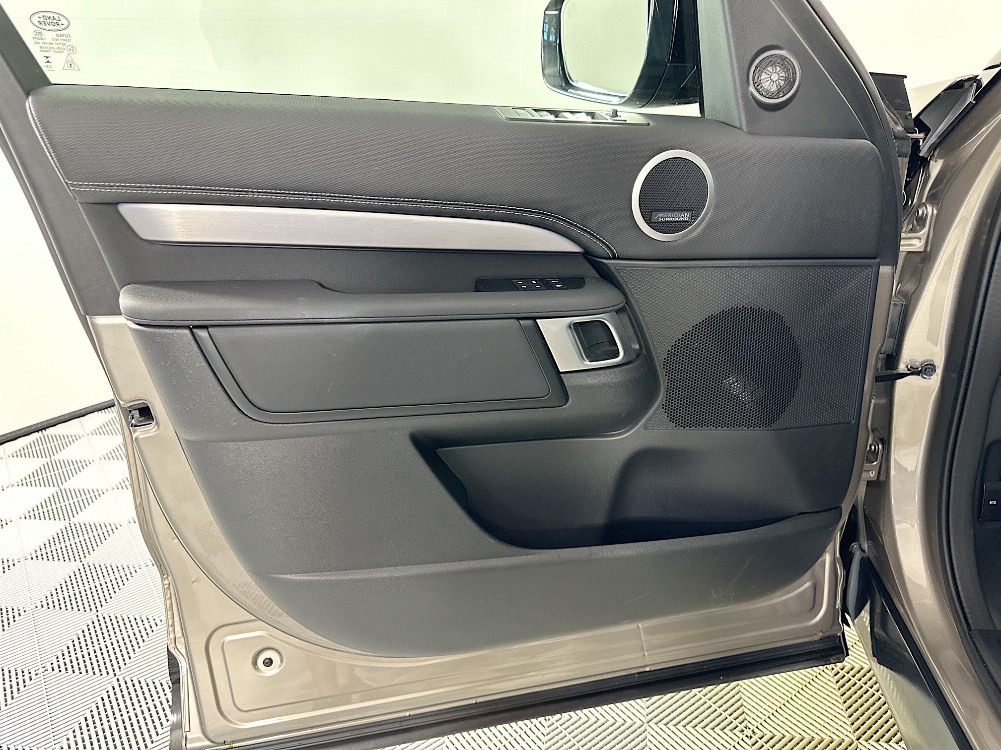 used 2024 Land Rover Discovery car, priced at $60,998