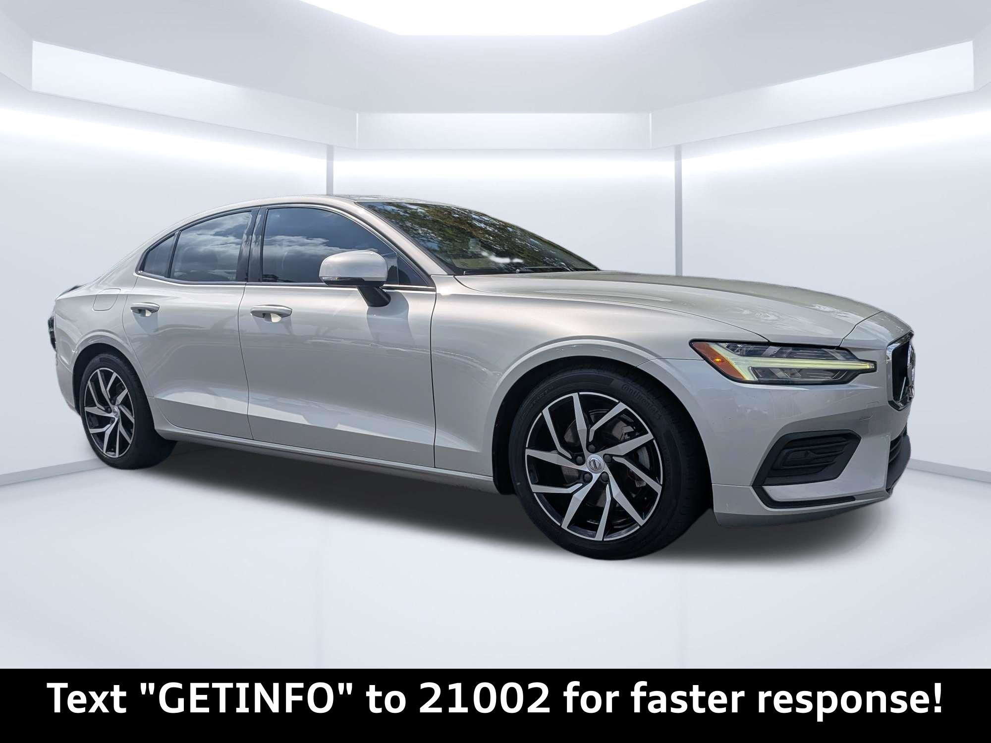 2020 Volvo S60 T5 Momentum FWD