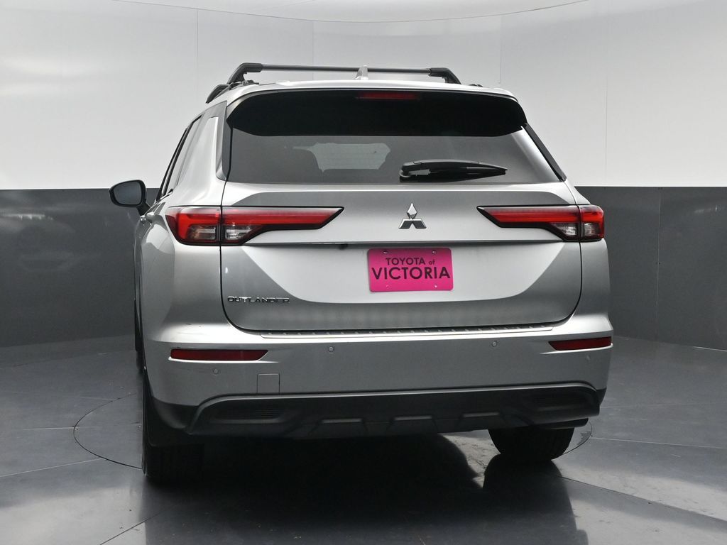 2022 Mitsubishi Outlander ES Silver at Emmons Autoplex