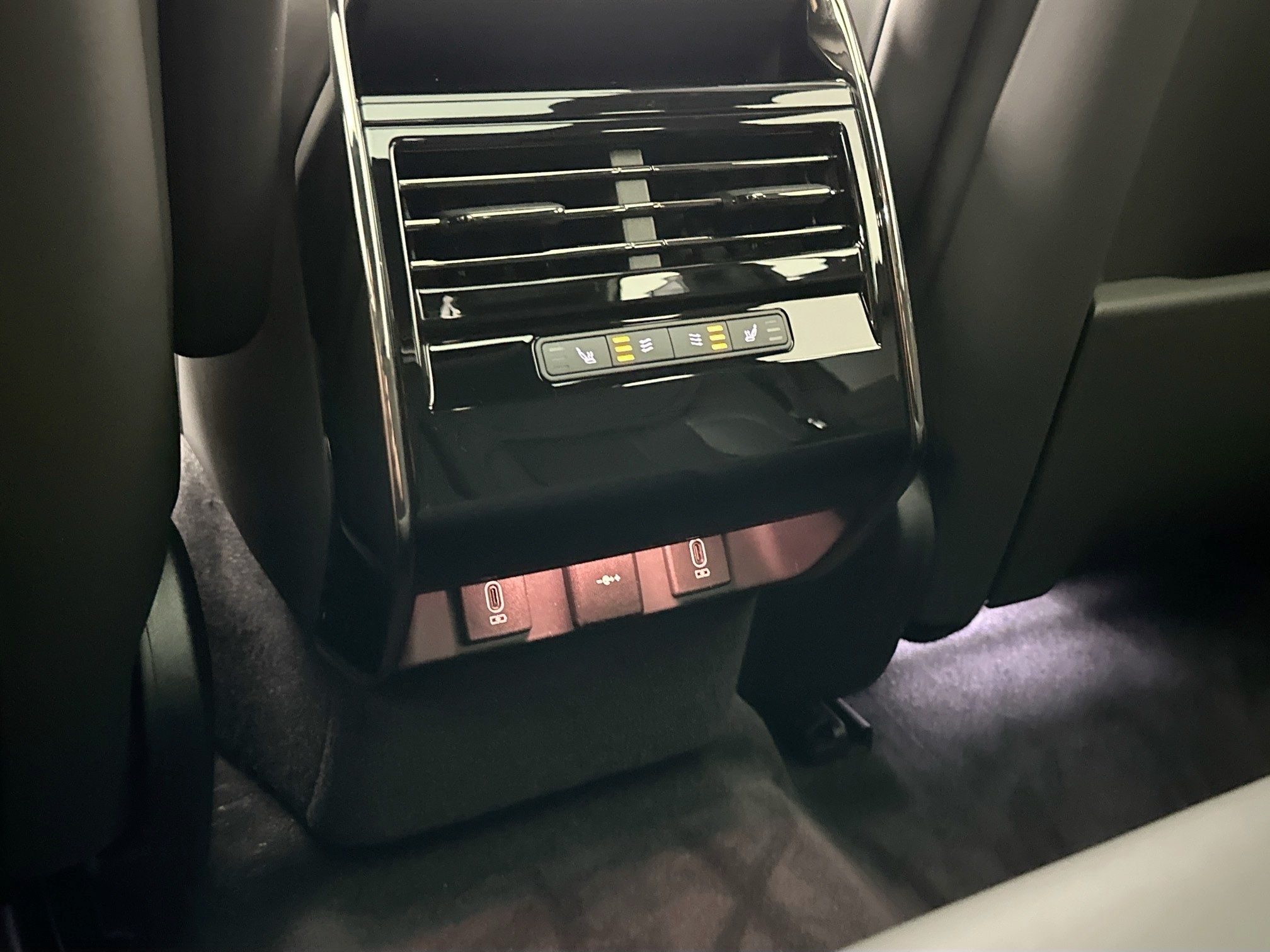 new 2026 Land Rover Range Rover Sport car, priced at $89,120