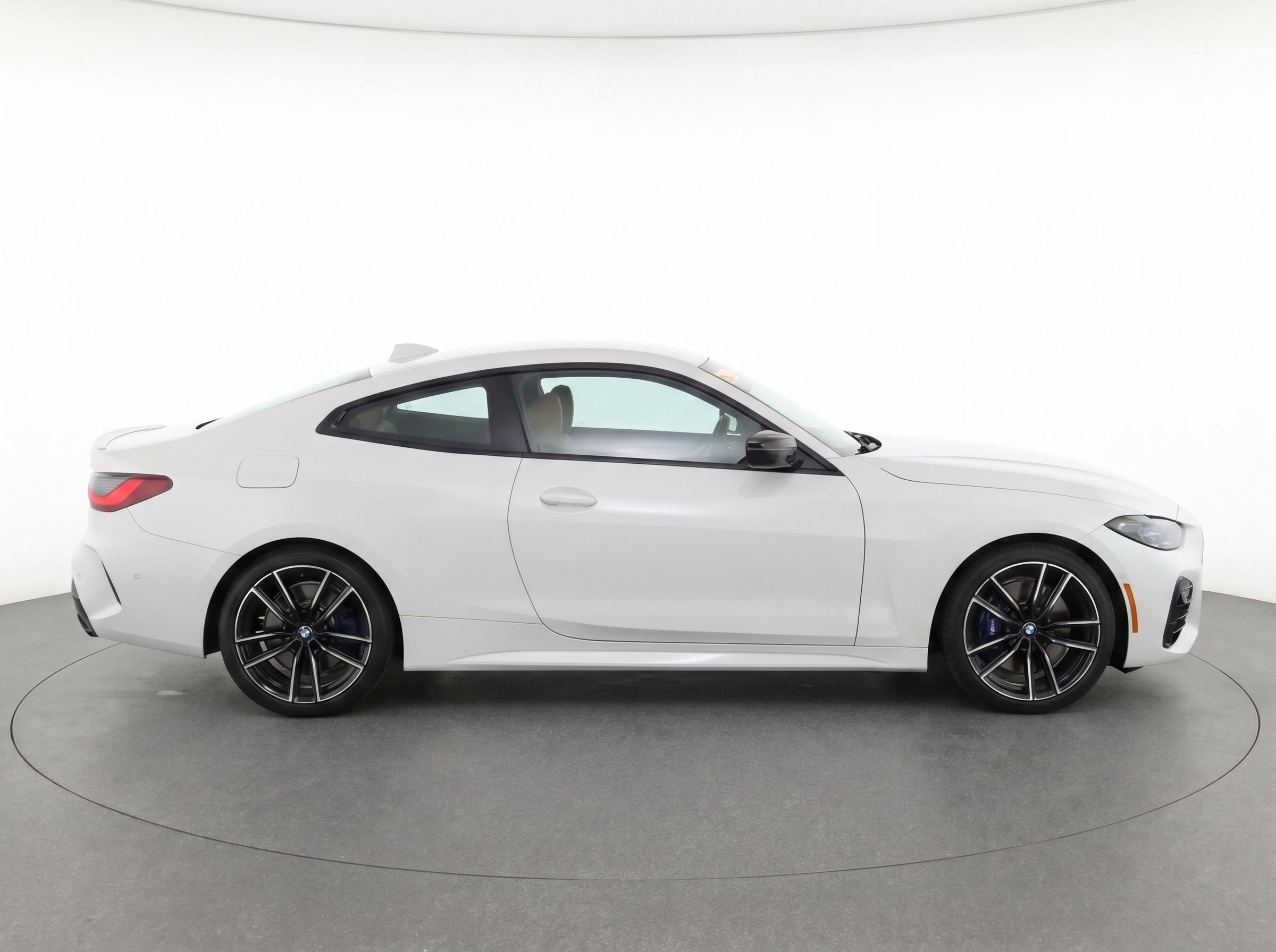 2026 BMW 4 Series M440i - Photo 8