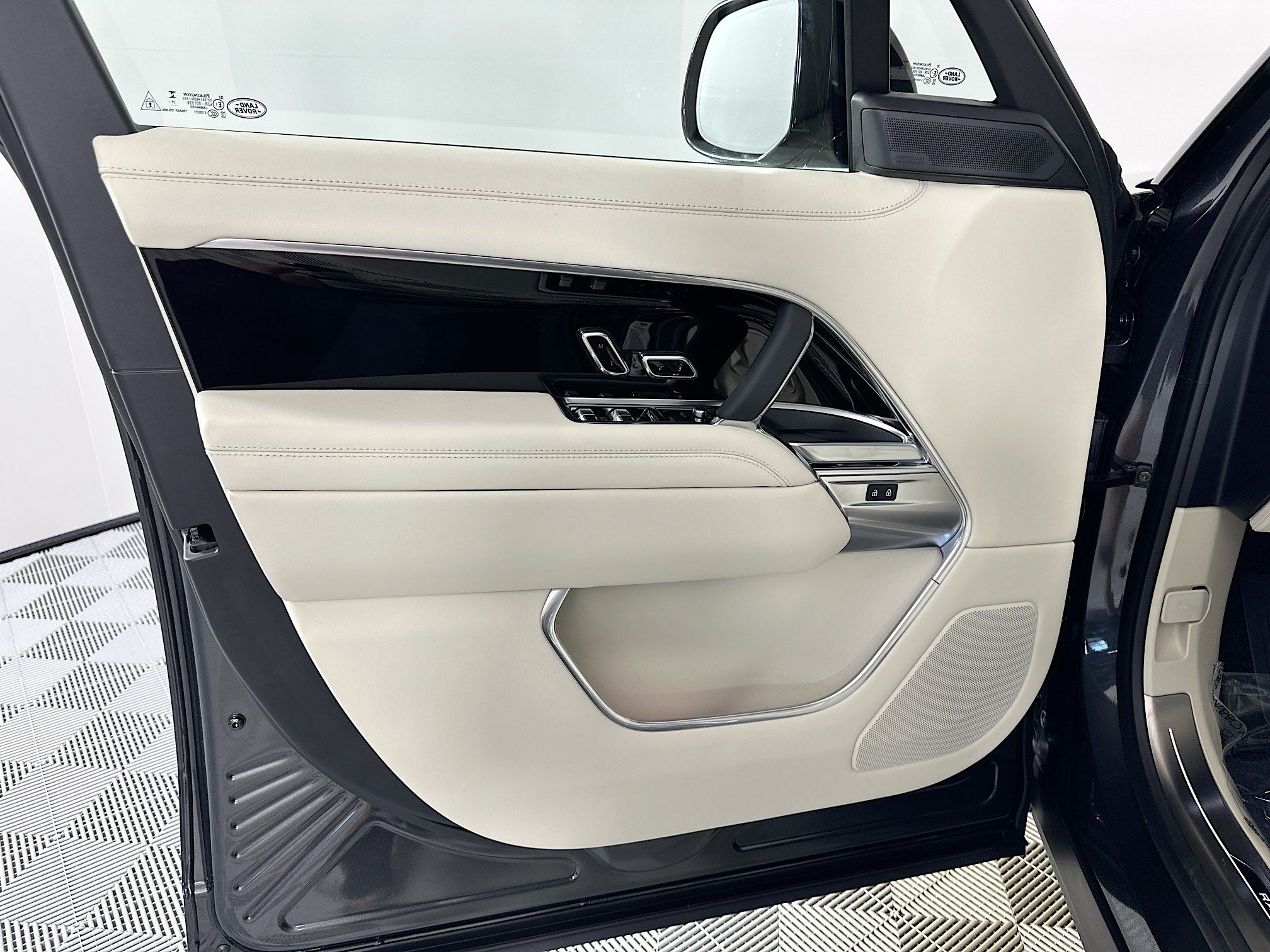 new 2026 Land Rover Range Rover car, priced at $132,165