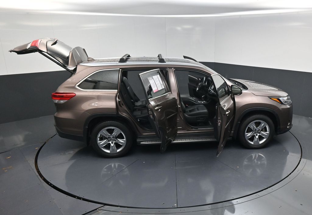 2019 Toyota Highlander Limited Brown at Classic Elite Chevrolet Sugar Land