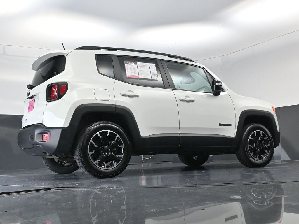 2023 Jeep Renegade Latitude White at Classic Elite Chevrolet Sugar Land