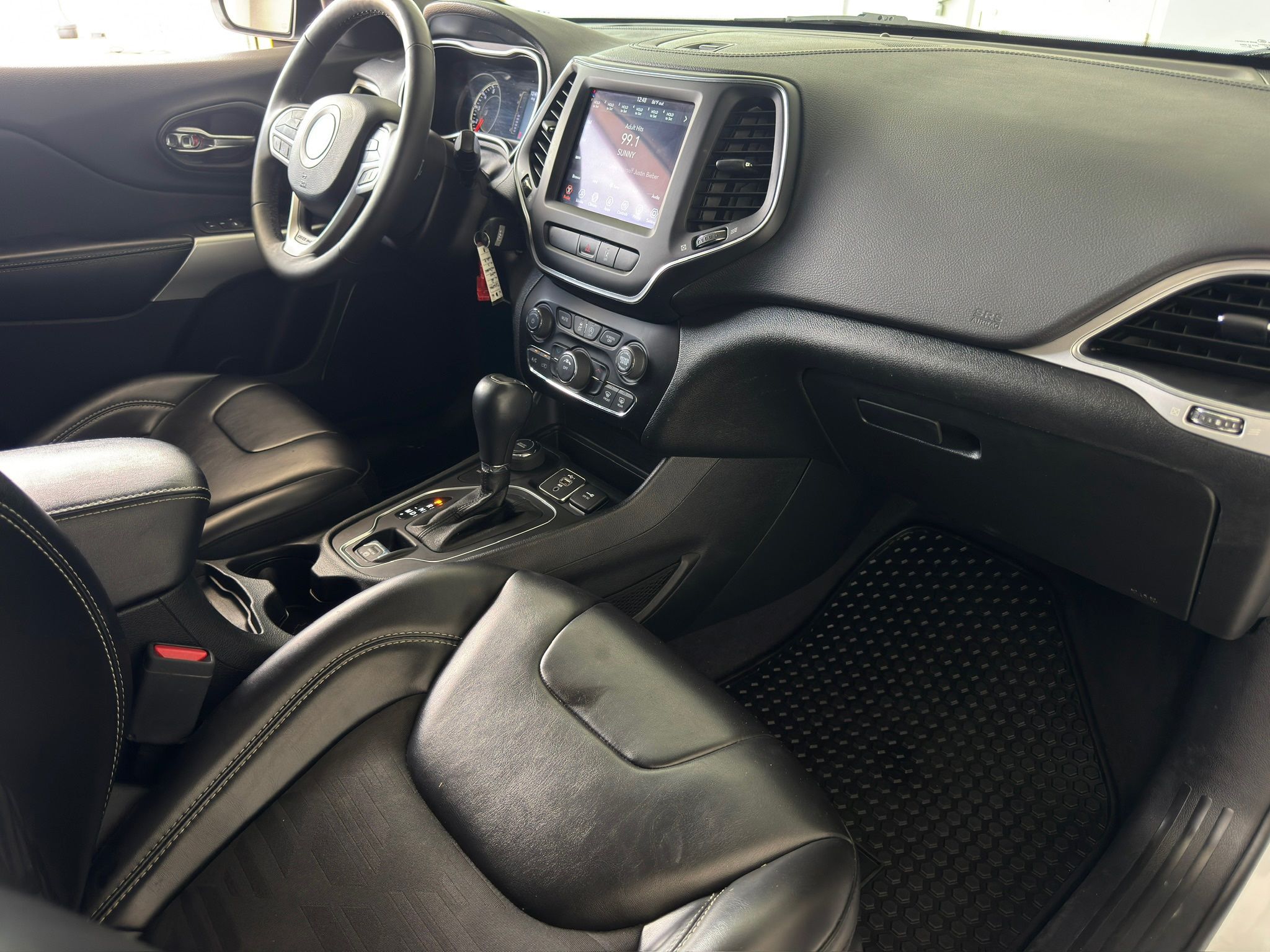 2022 Jeep Cherokee X White at Texan Dodge Chrysler Jeep Ram