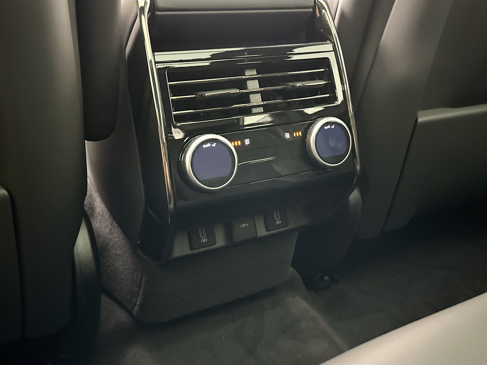 new 2026 Land Rover Range Rover Sport car, priced at $102,670