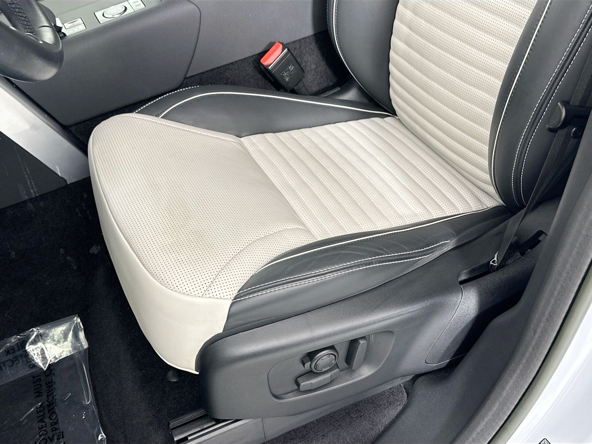 used 2023 Land Rover Discovery car, priced at $37,995