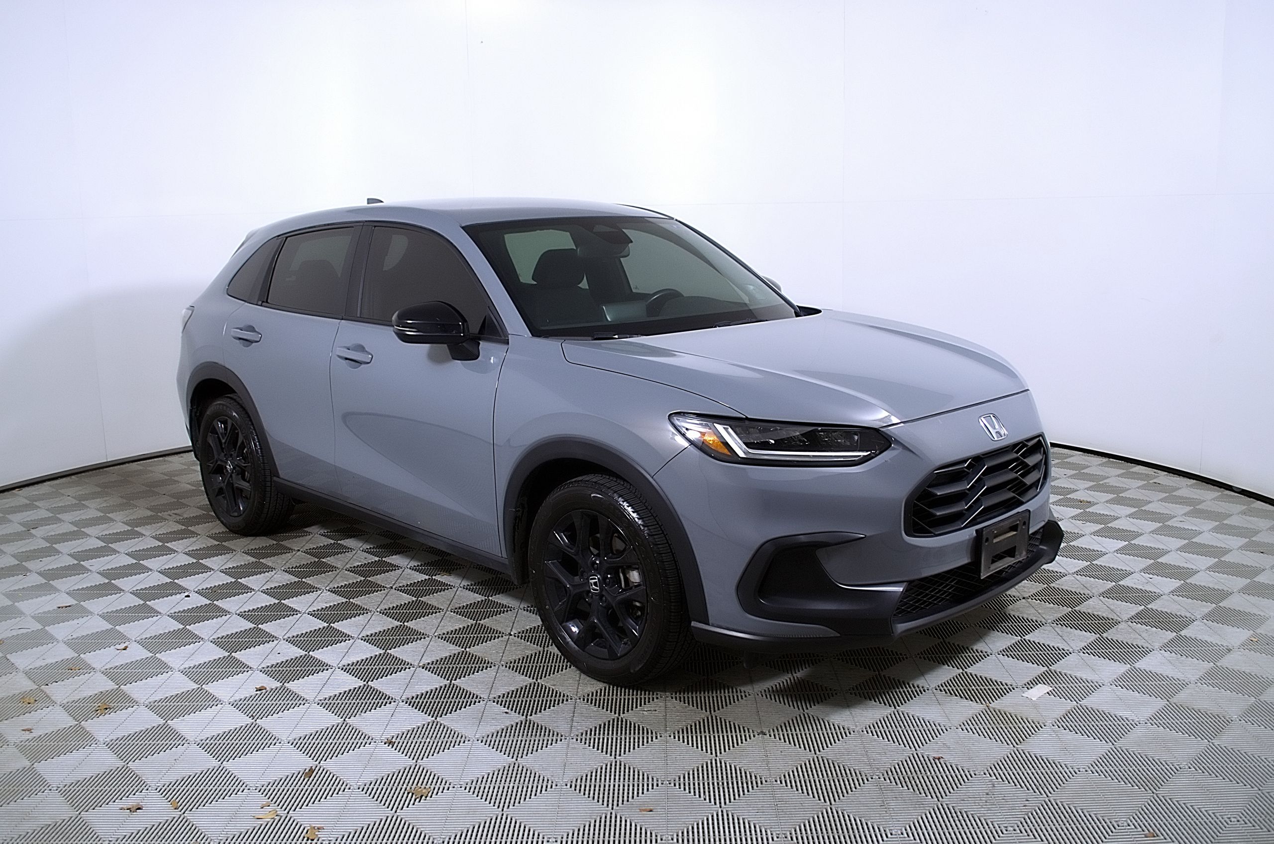 View vehicle photo 6