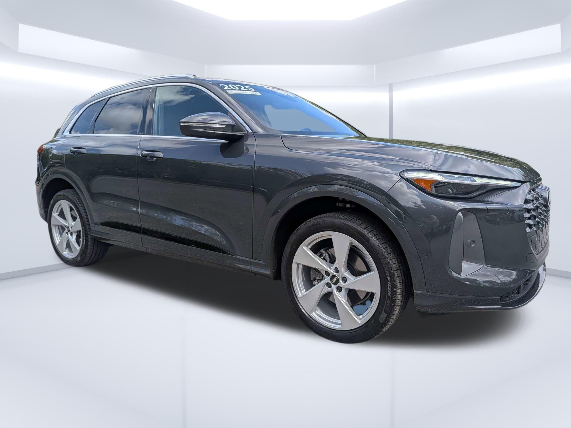 2025 Audi Q5 40 Premium Plus's photo