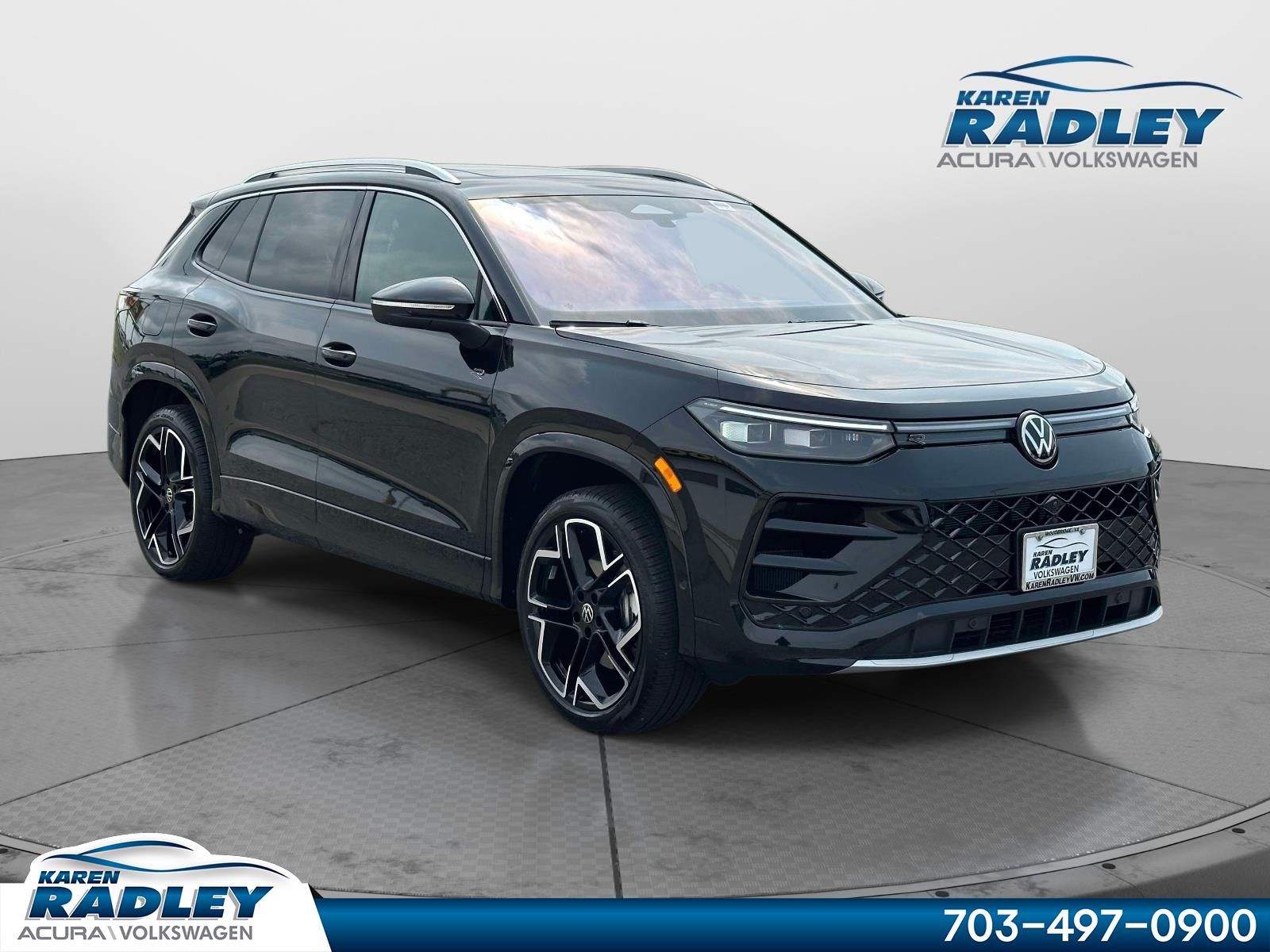 Deep Black Pearl 2026 Volkswagen Tiguan SUV / Crossover All-Wheel Drive 8-Speed Automatic