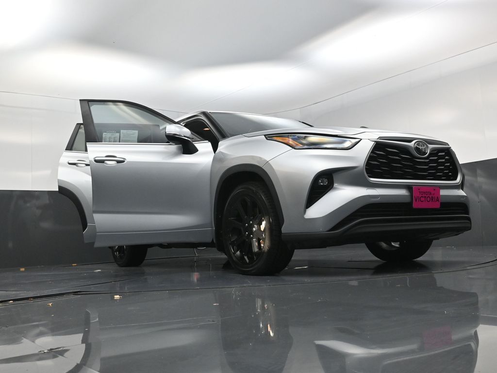 2023 Toyota Highlander LE Silver at Bayway Cadillac Southwest