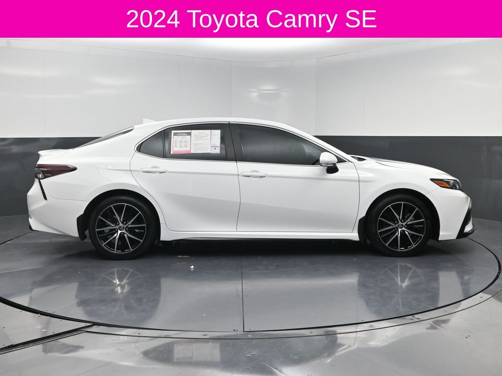 2024 Toyota Camry SE - 3
