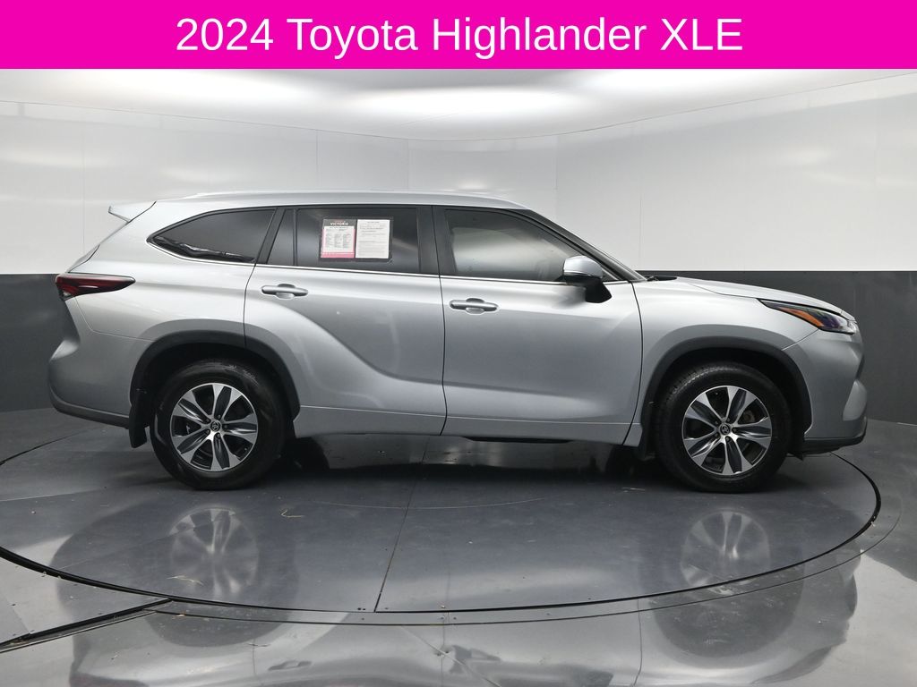 2024 Toyota Highlander XLE Silver at Monument Chevrolet