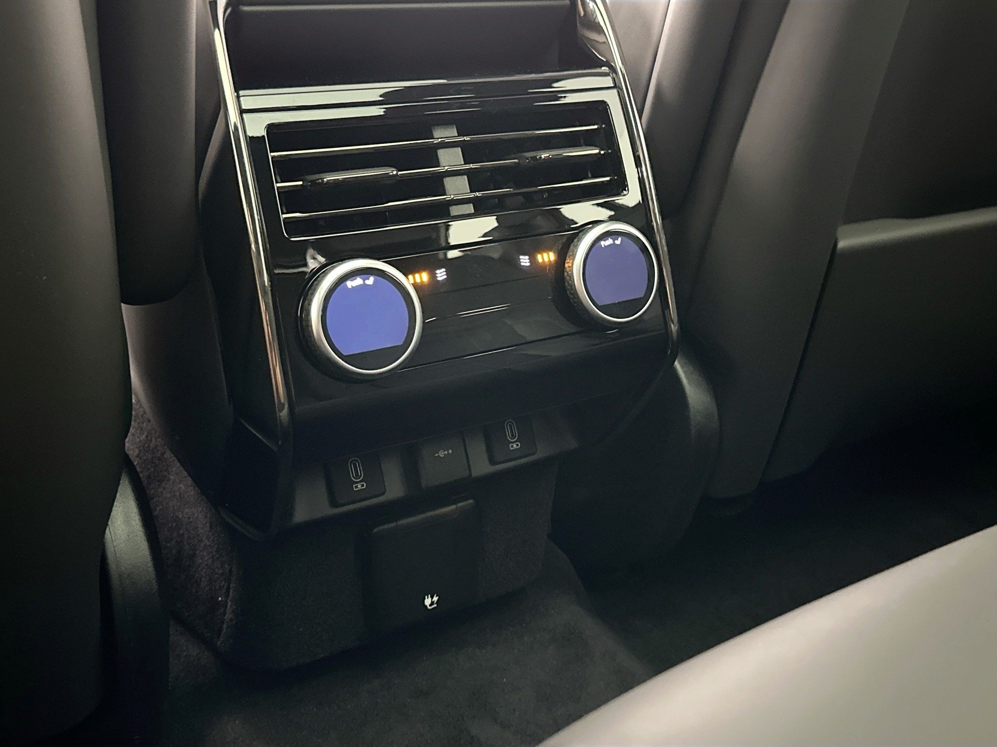 new 2026 Land Rover Range Rover Sport car, priced at $105,335