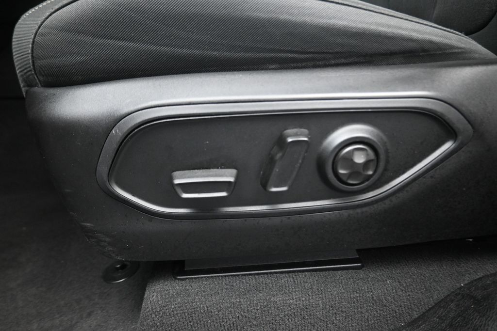 2023 Jeep Grand Cherokee Laredo - 7