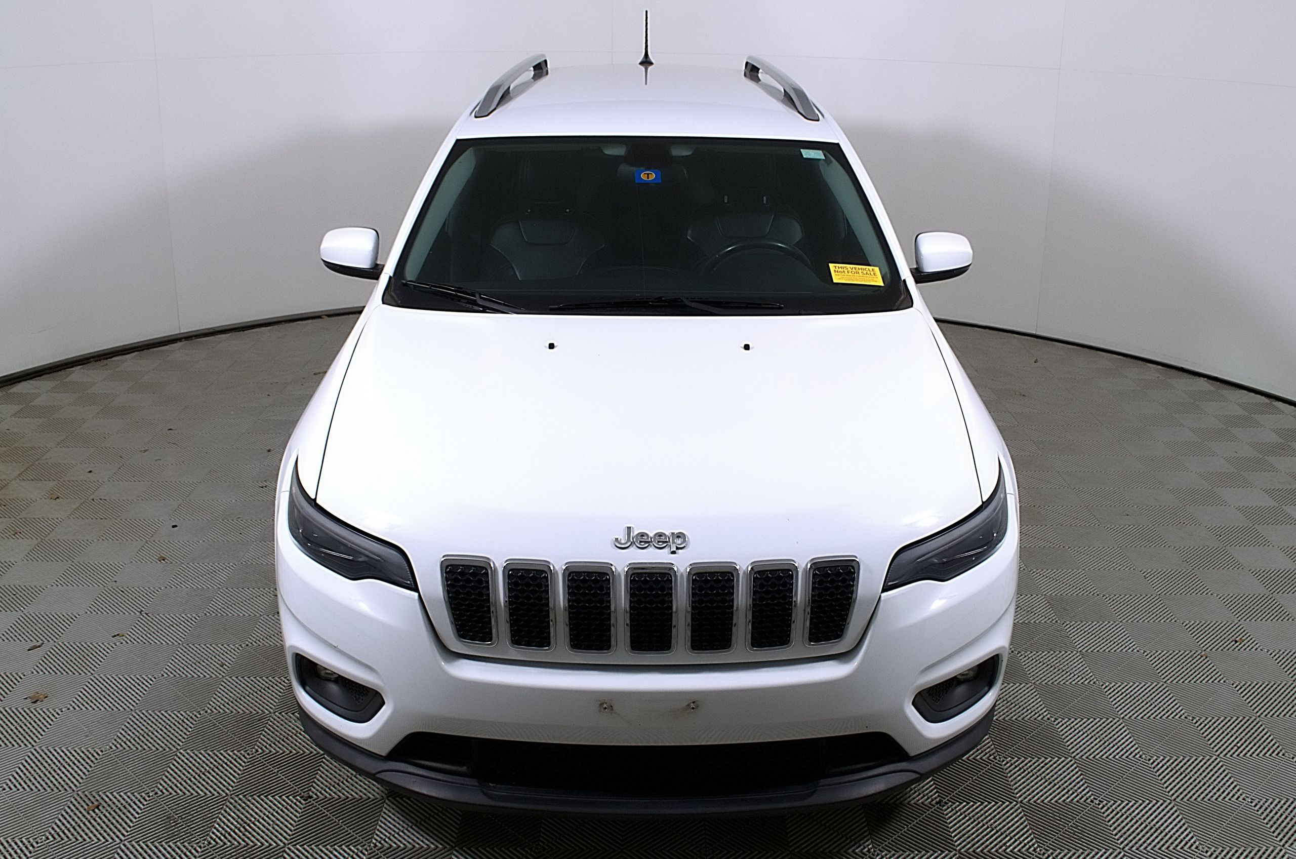 View vehicle photo 4