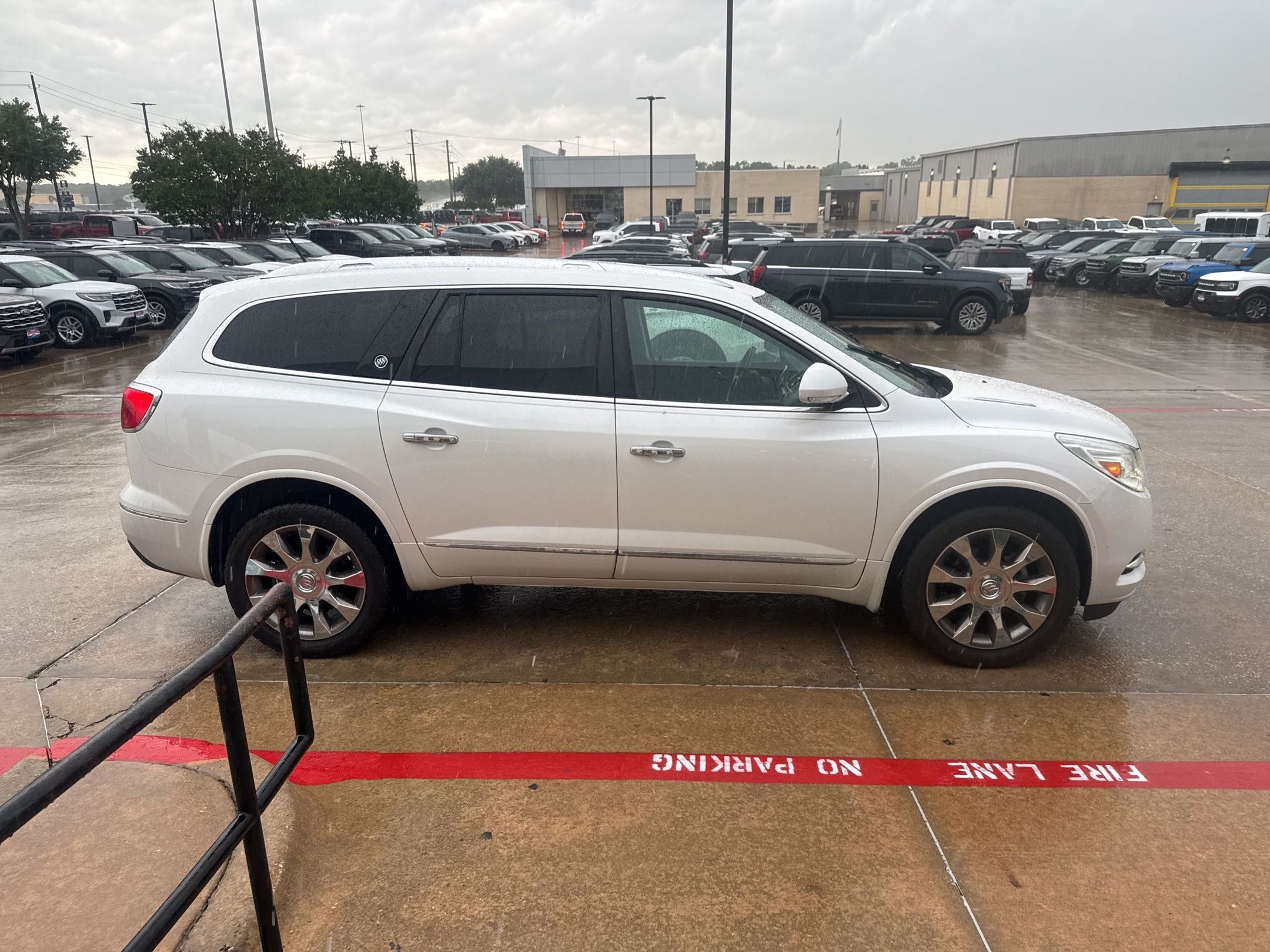 View vehicle photo 3