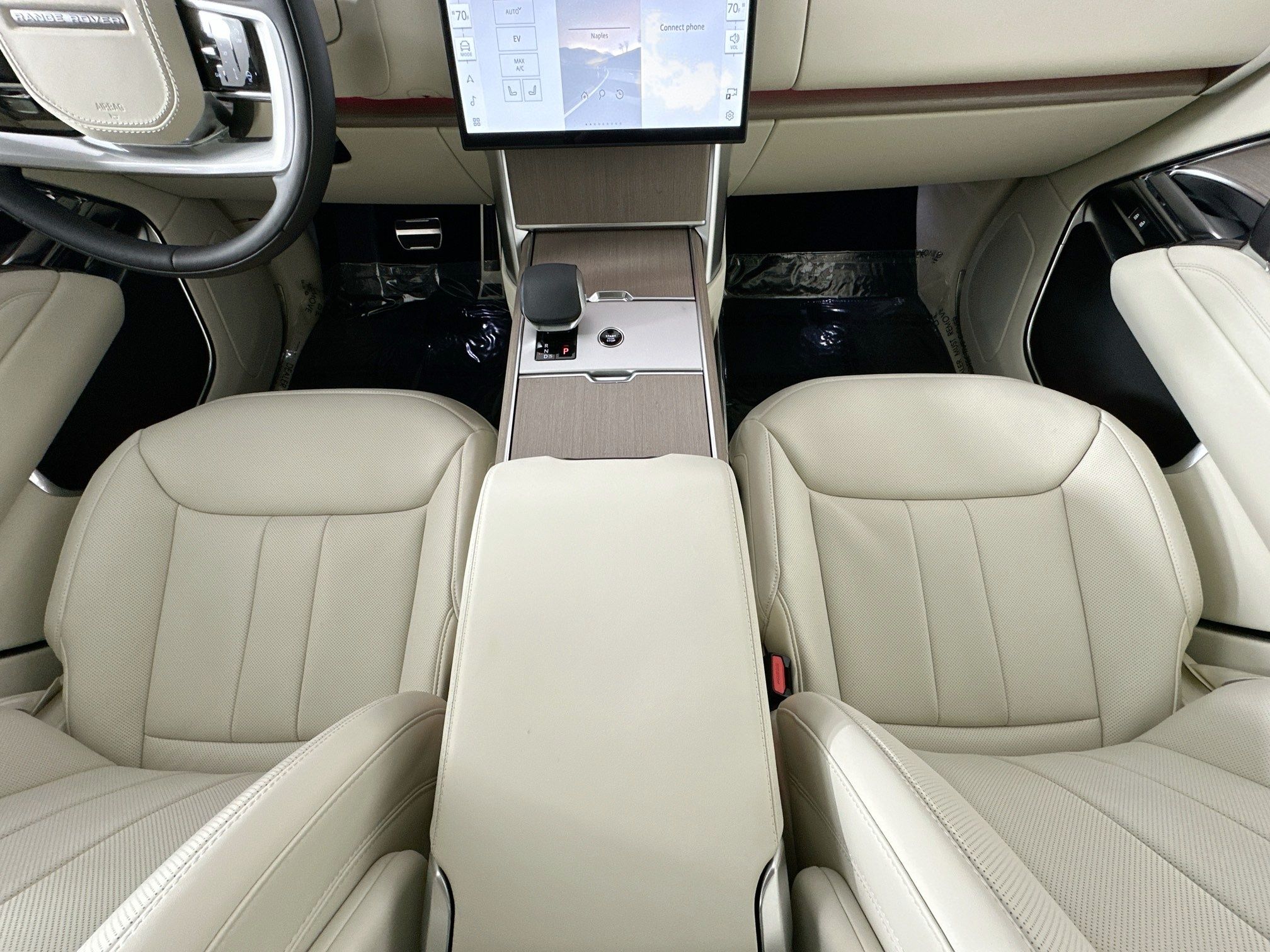 new 2026 Land Rover Range Rover Plug-In Hybrid car, priced at $135,525