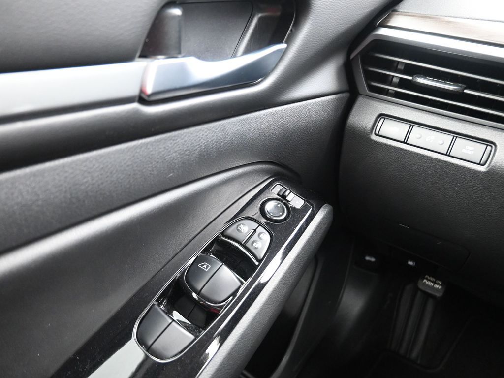 2023 Nissan Altima 2.5 SV - 9