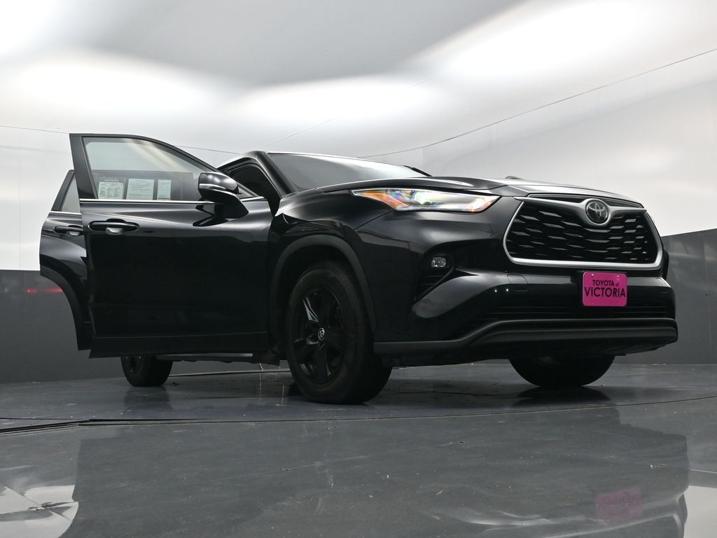 2022 Toyota Highlander LE Black at Victoria Chrysler Dodge Jeep Ram