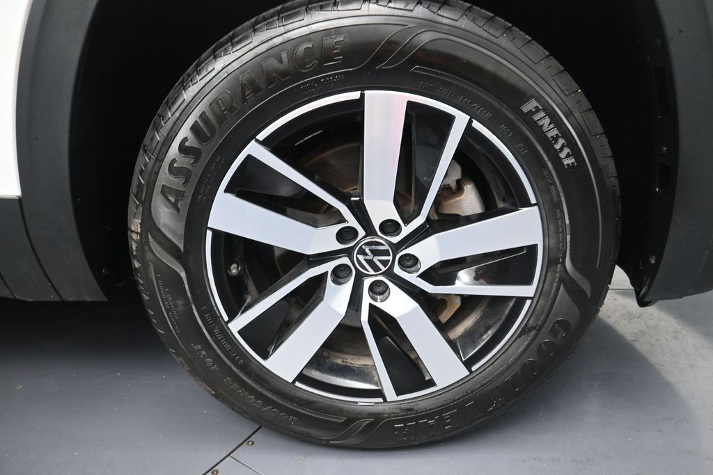 2022 Volkswagen Atlas 2.0T SE White at Wharton Ford