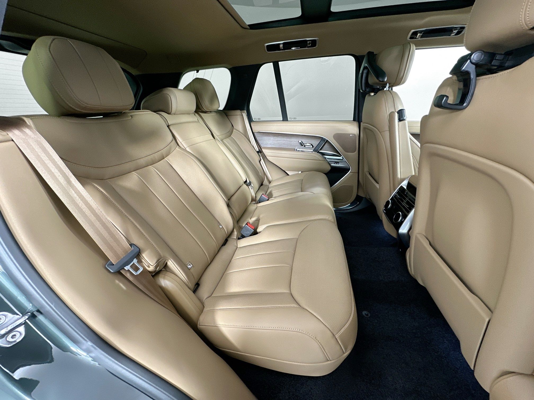 new 2026 Land Rover Range Rover Plug-In Hybrid car, priced at $134,950