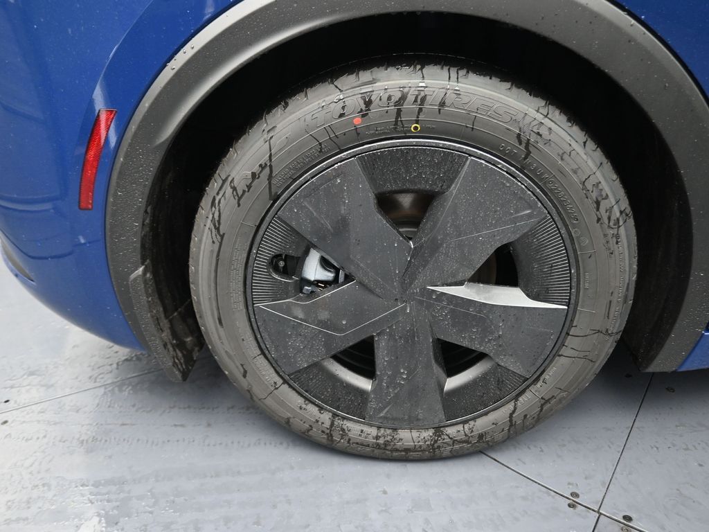 2026 Toyota Prius Plug-In Hybrid SE - 4