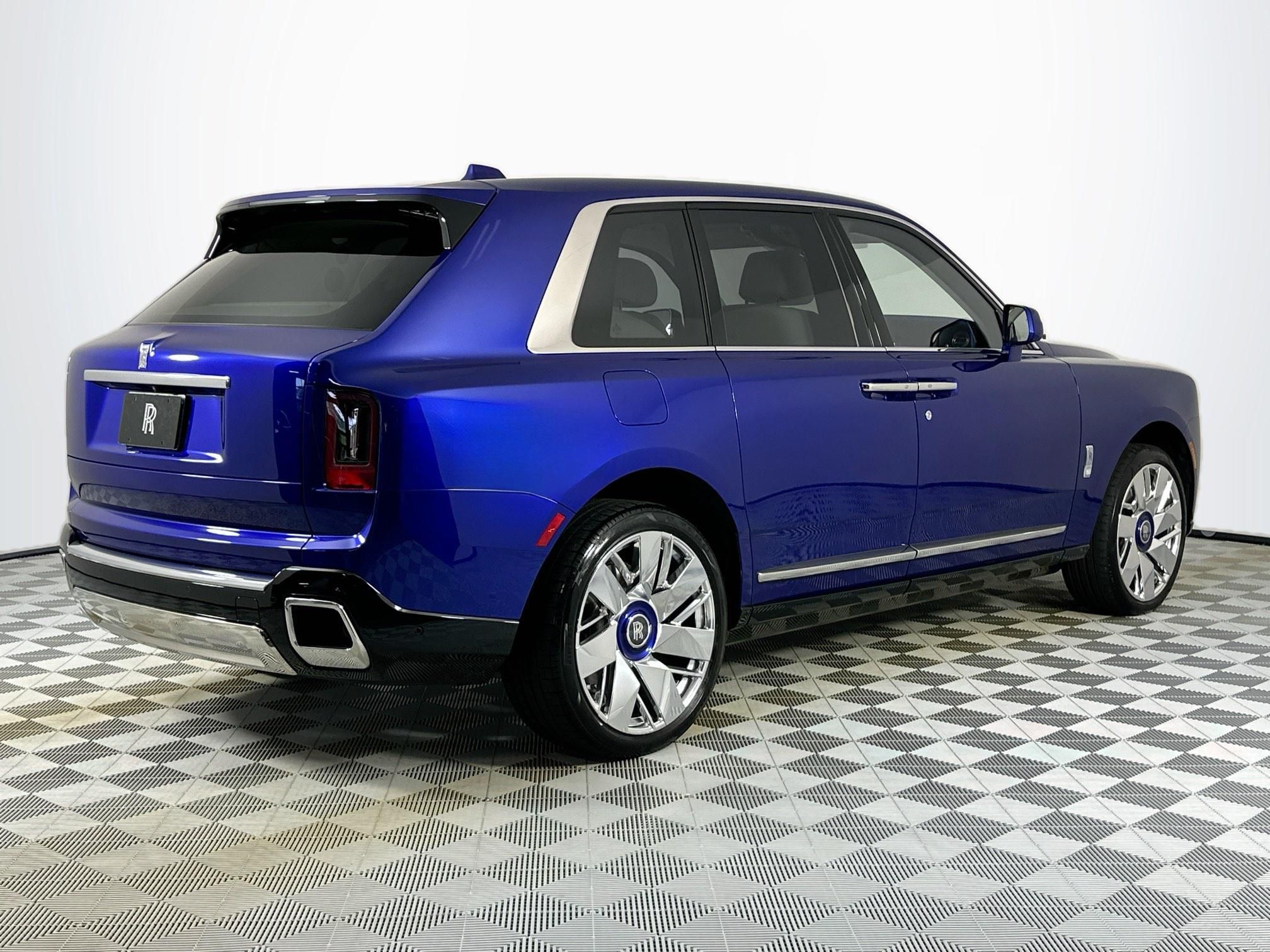 used 2025 Rolls-Royce Cullinan car, priced at $467,575