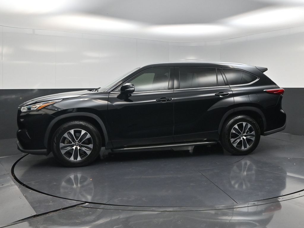2020 Toyota Highlander XLE Black at Emmons Autoplex