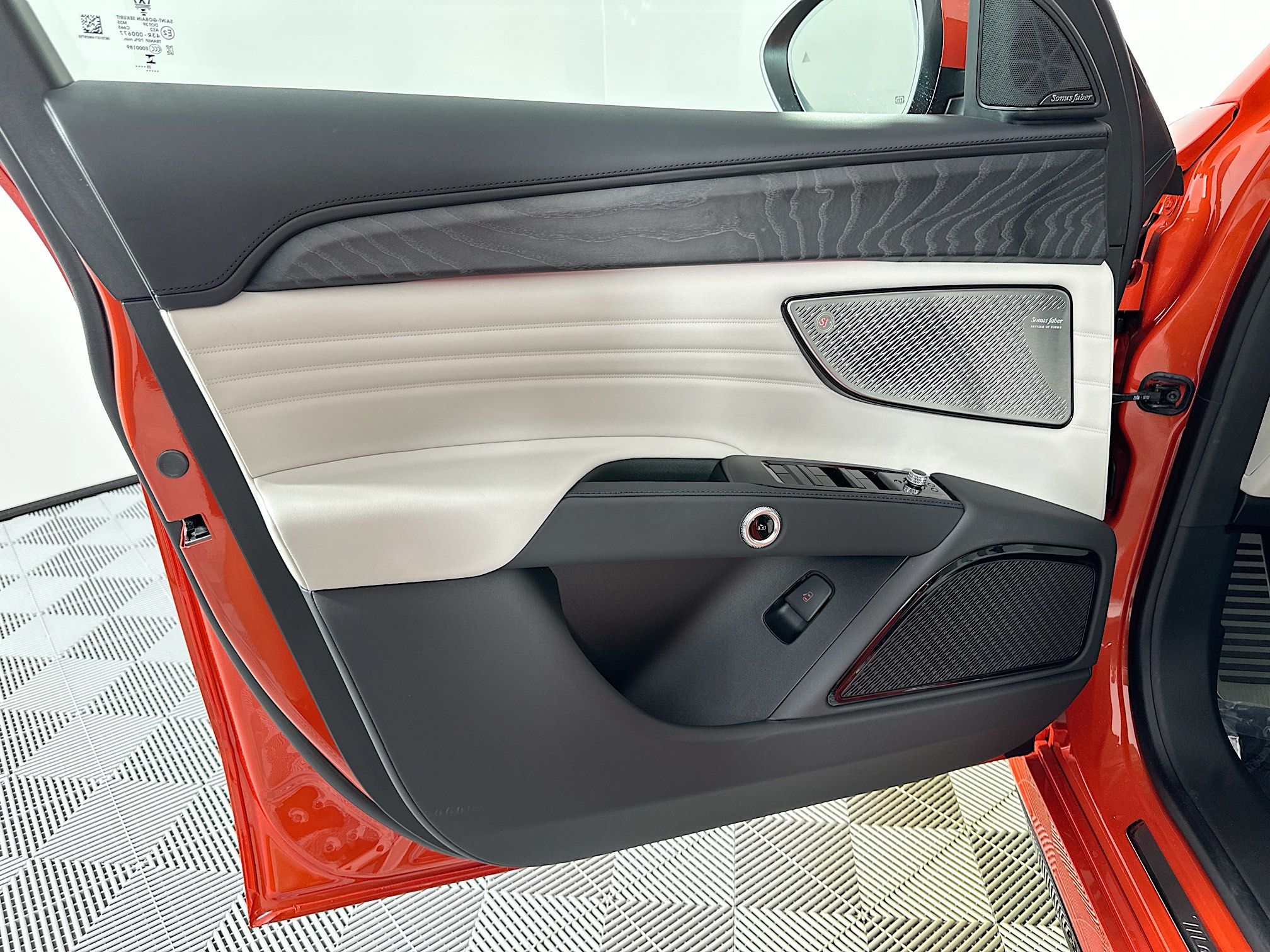 new 2026 Maserati Grecale car, priced at $94,305