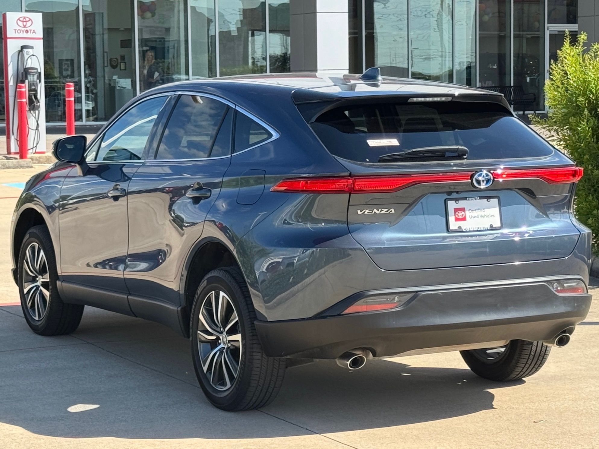 2024 Toyota Venza LE - 11