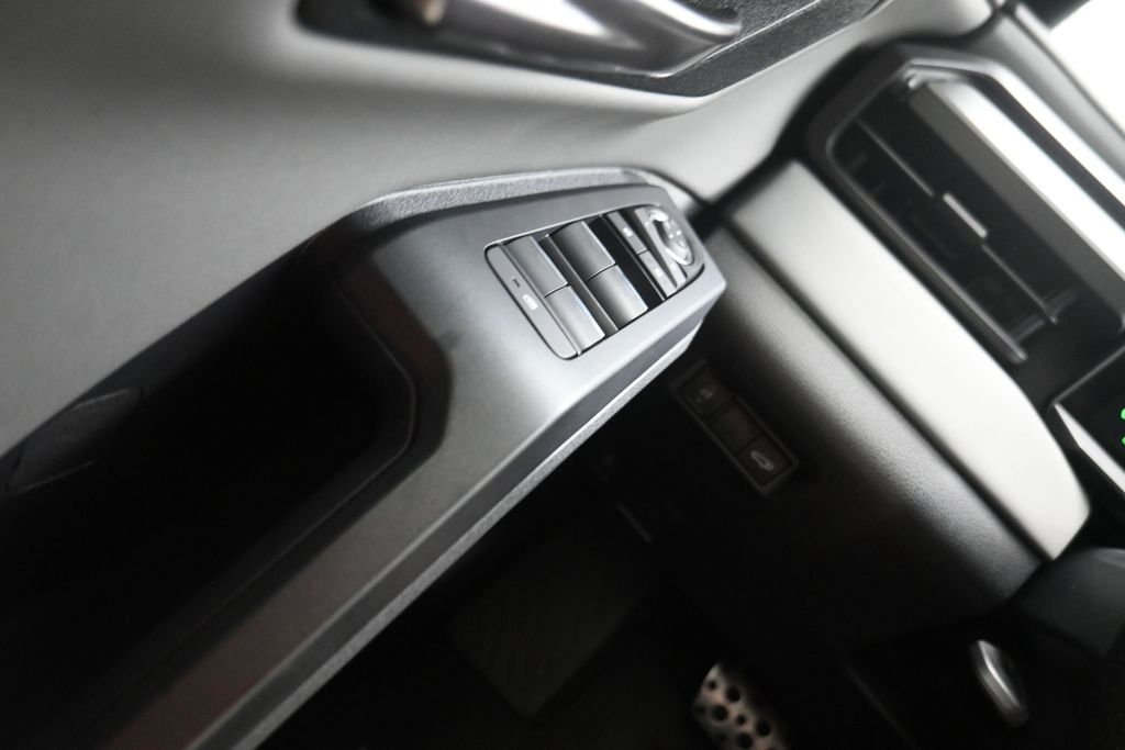 2026 Toyota RAV4 Plug-In Hybrid GR Sport - 7