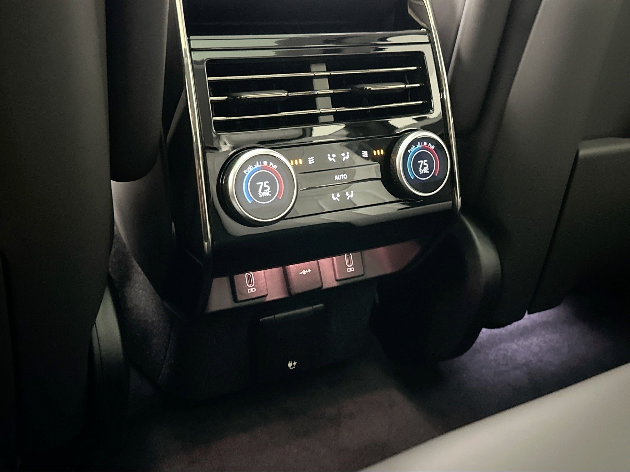 new 2026 Land Rover Range Rover Sport car, priced at $102,305