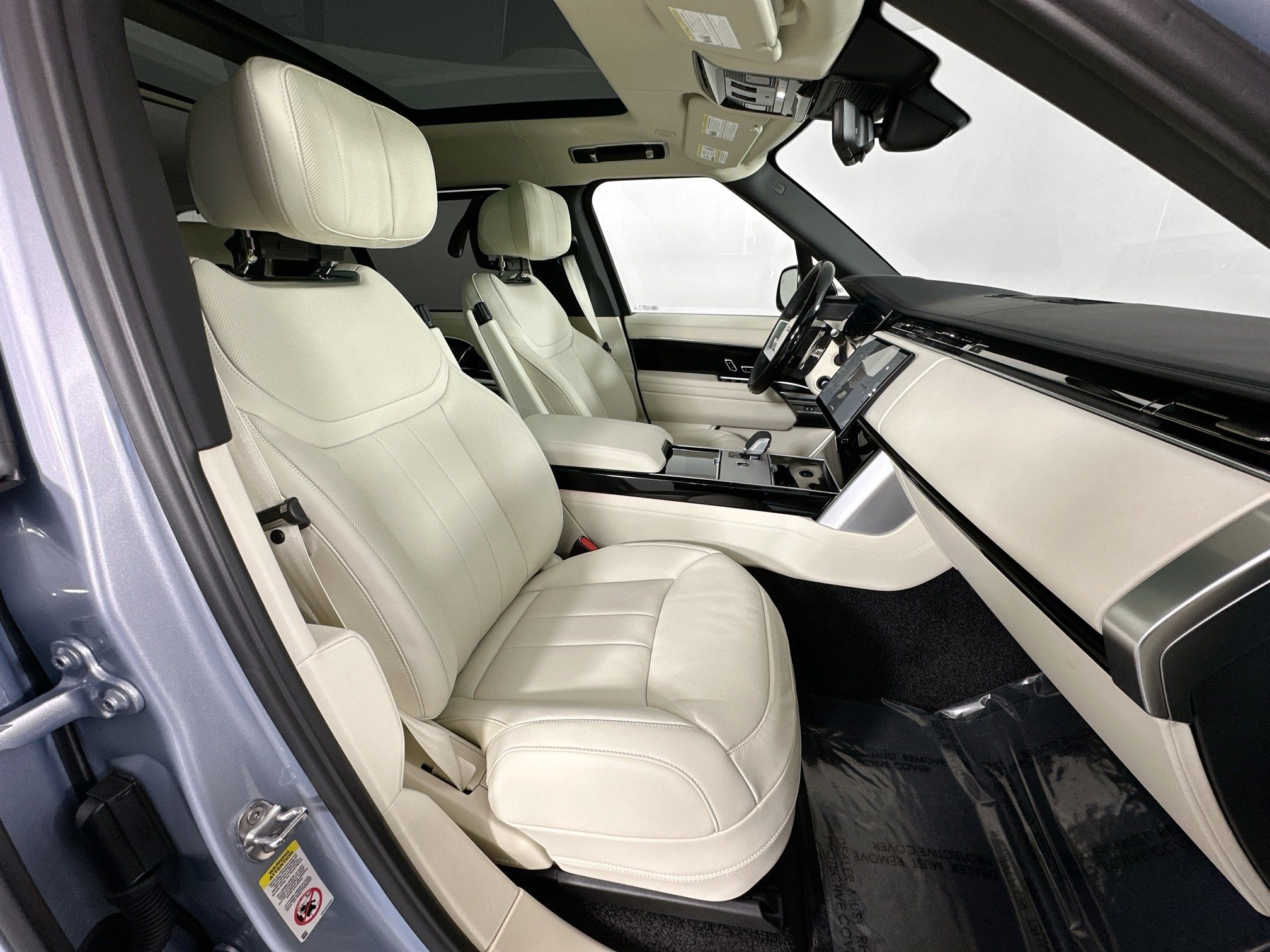 new 2026 Land Rover Range Rover car, priced at $201,935