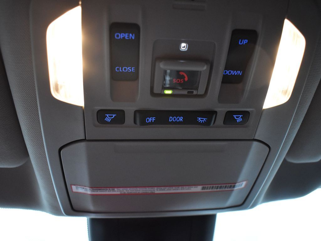 2022 Toyota Highlander XLE Beige at Victoria Chrysler Dodge Jeep Ram